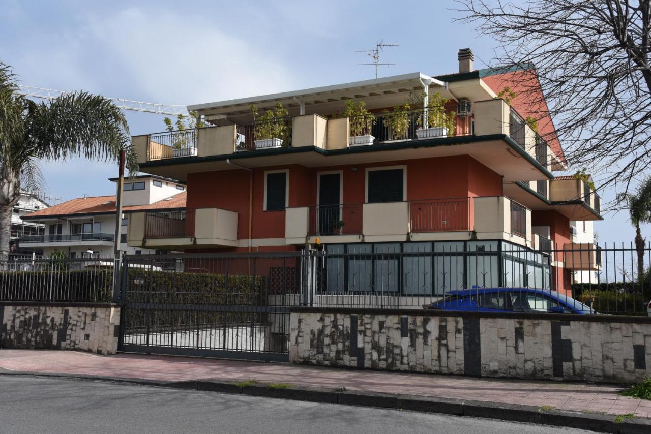 Casa Rosanna Villa Giardini-Naxos Buitenkant foto